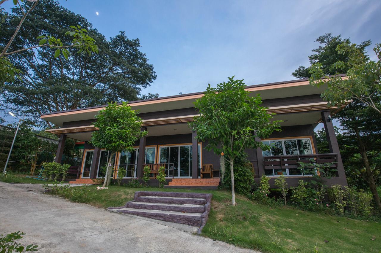 รีสอร์ท ทานิฮิล 3*